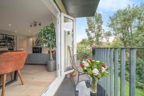 Flat 4, L'ancresse Villas, Hayne Road, Beckenham BR3 4HY