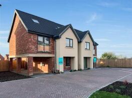 64a, Windermere Avenue, Hockley SS5 6JT
