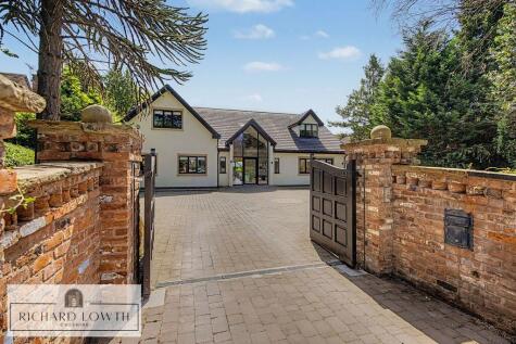 Chester Road, Woodford
