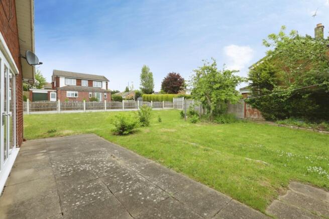 2 bed Detached Bungalow for sale Image 11