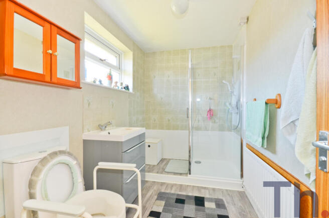 Shower Room.JPG