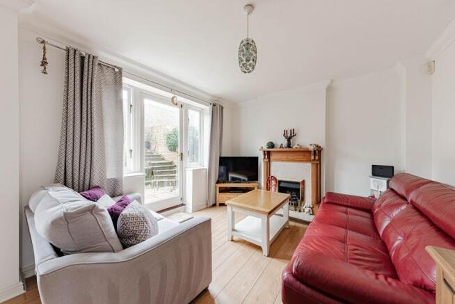 Living/Dining Room (1)