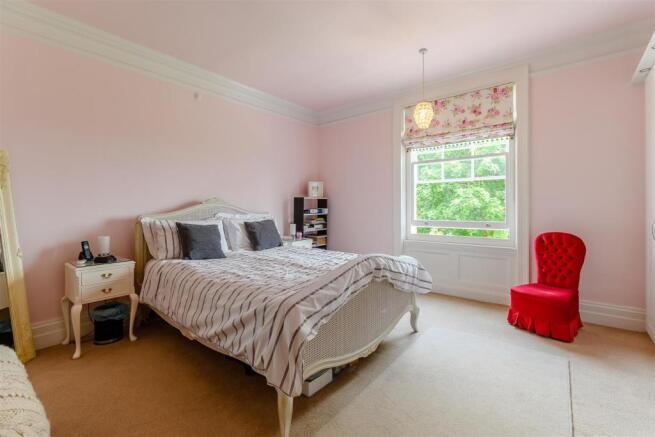 8421220-interior18.jpg