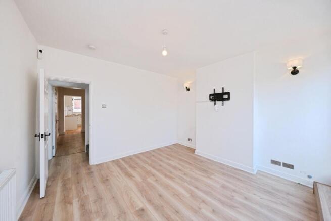 3 bed Semi-Detached for sale Image 9