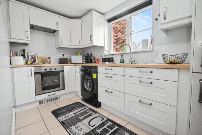 2 bed Apartment for sale Image 4
