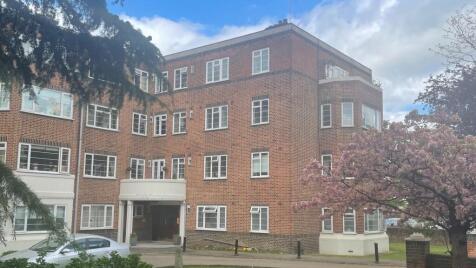 Sheen Court,
Richmond, TW10