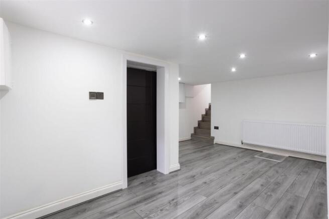 2 bed Terraced for sale Image 9