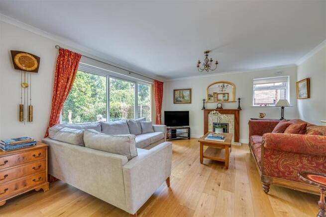 house-great-ellshams-banstead-112.jpg