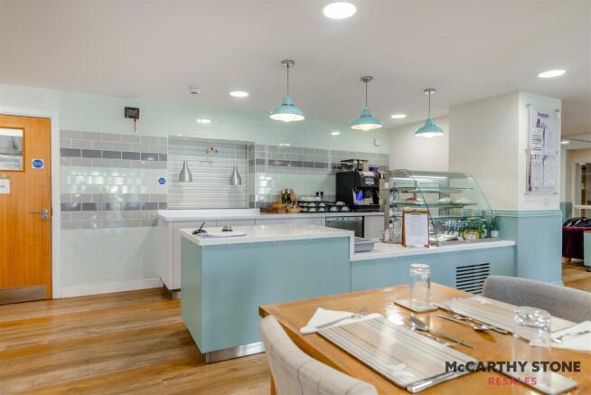 8609757-interior19.JPG