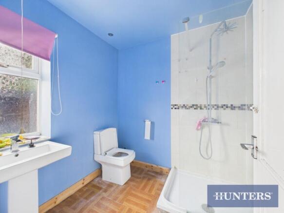 2 bed Flat for sale Image 8