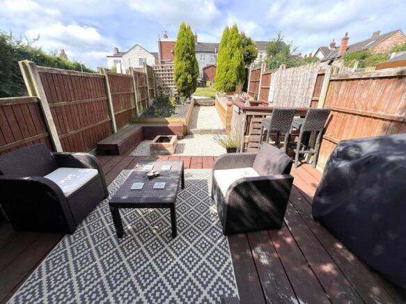 garden rear house view.jpg