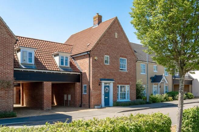 3-bed detached on Pinner Lane, Alconbury Weald, Huntingdon, Cambridgeshire, PE28 4XT, £370,000