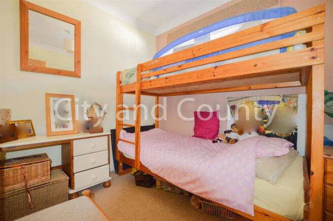 bed 4.jpg