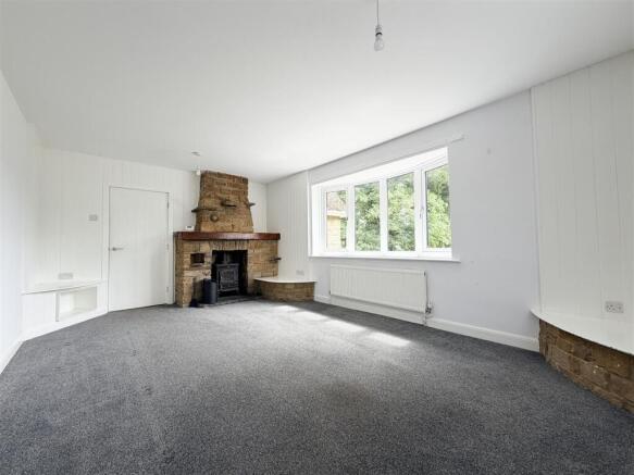 5 bed Detached to rent Image 8