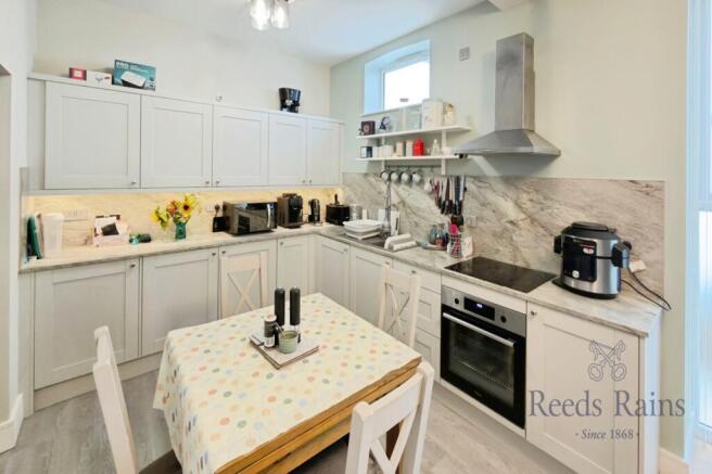 2 bed Apartment for sale Image 7
