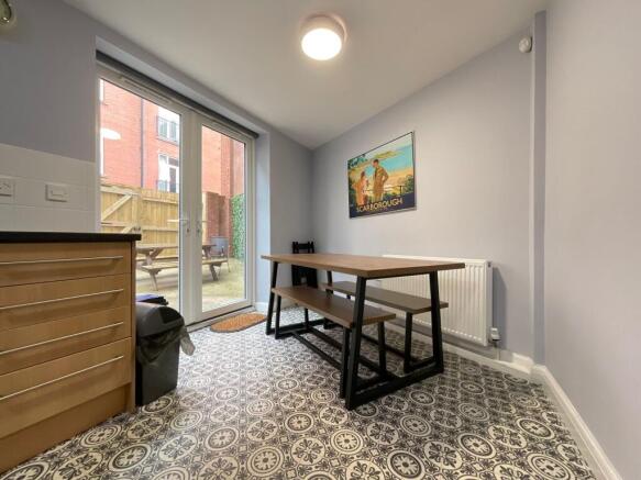 4 bed Semi-Detached for sale Image 8
