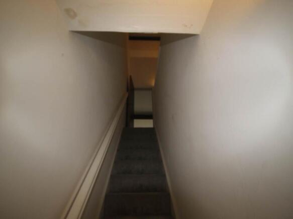 2 bed Flat to rent Image 5