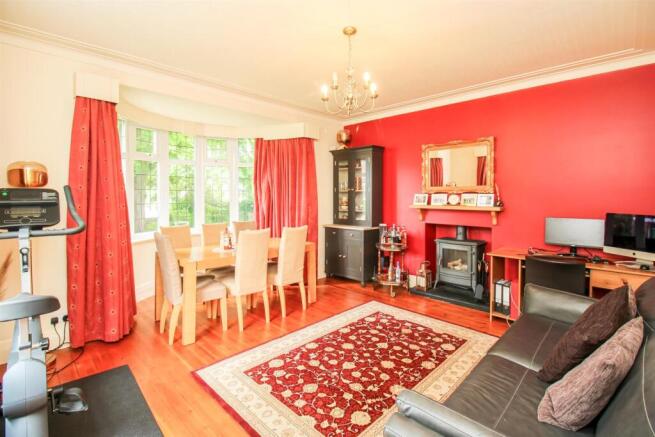 4 bed Detached for sale Image 8