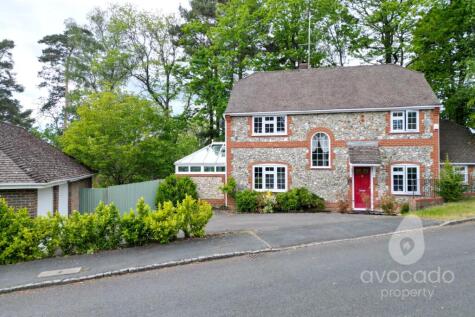 Fairway Heights, Camberley, Surrey, GU15 1NJ