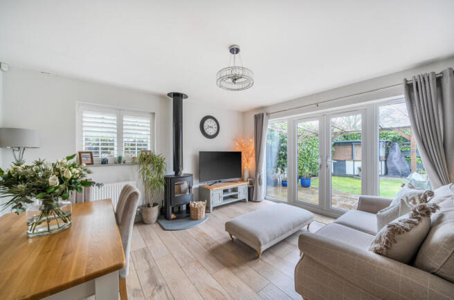 1409809-6-69846a5...