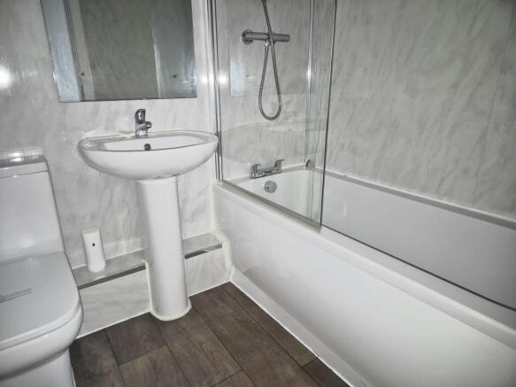 2 bed Apartment to rent Image 7