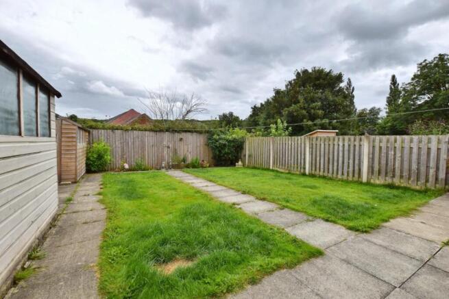 2 bed Semi-Detached Bungalow to rent Image 10