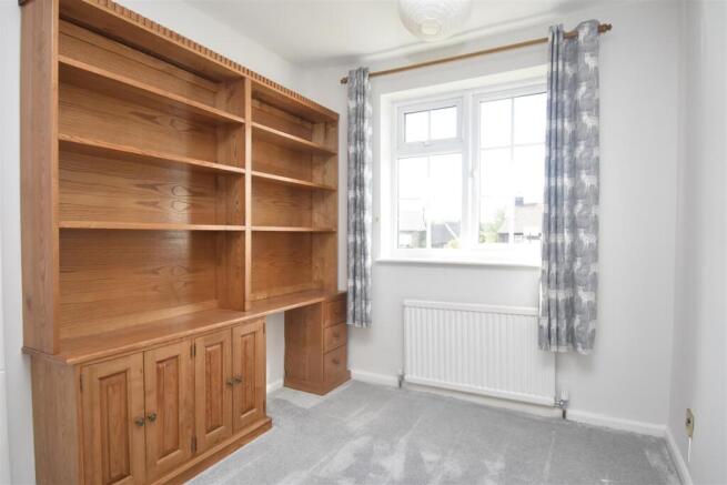 4 bed Detached to rent Image 9