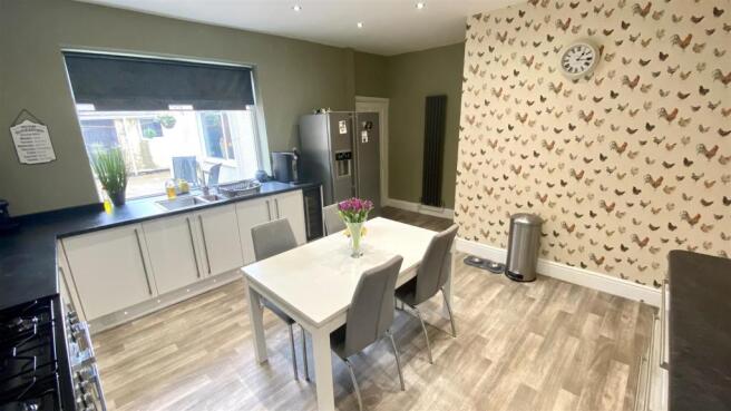 Further Kitchen/Dining Room Image