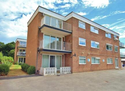 429 Wimborne Road, Oakdale, POOLE, BH15