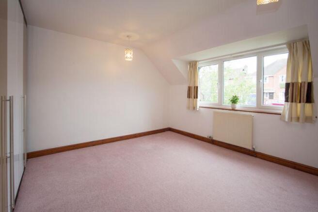 Bedroom 2/ fro...