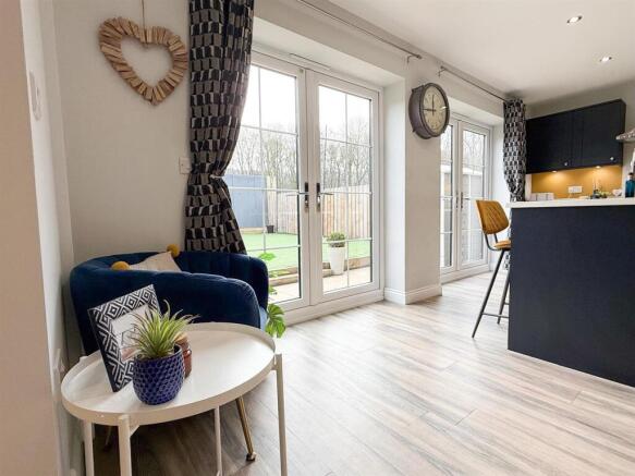 5 bed Detached for sale Image 10