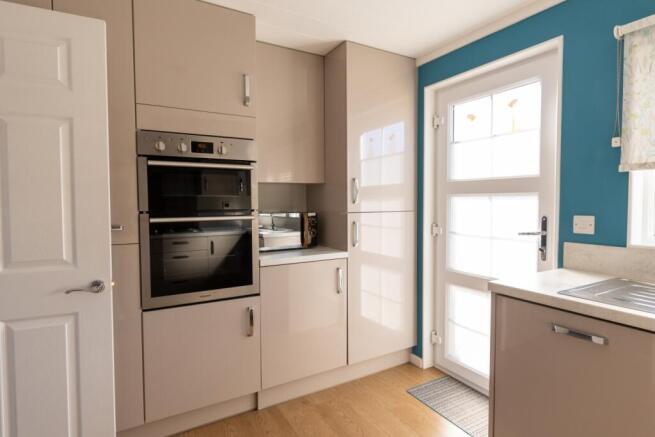2 bed Park Home for sale Image 9