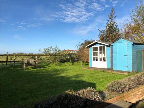 Garden & Summerhouse