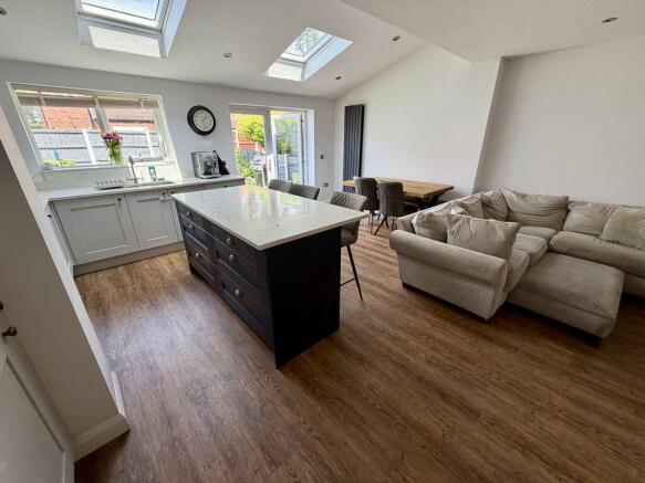 Peacock Drive, Heald Green, Cheadle photo 4