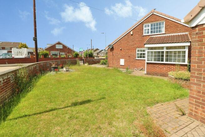 2 bed Semi-Detached Bungalow for sale Image 9