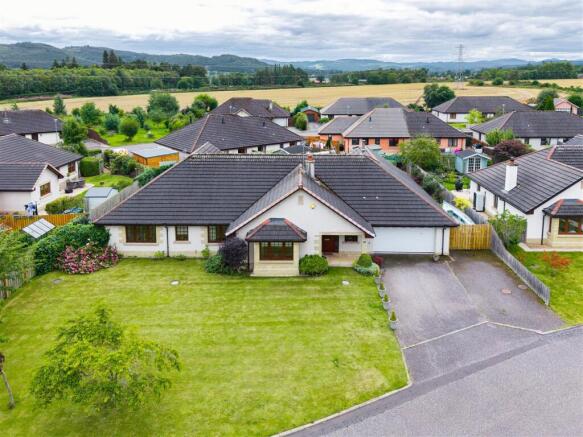 1 Main photo 18 Mansefield Park.jpg