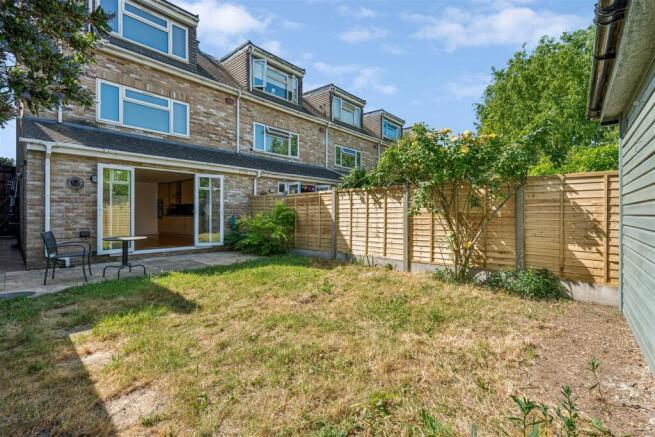 FOR SALE - Bollo Bridge Road, W3