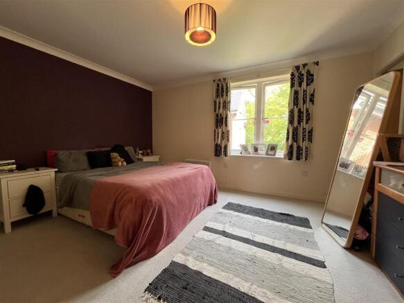 2 bed Apartment for sale Image 9