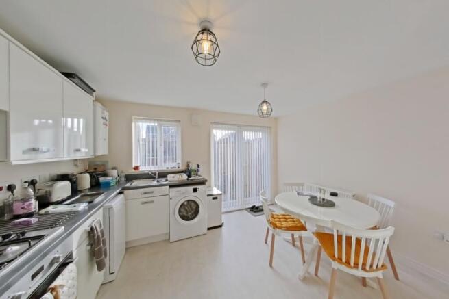 DINING KITCHEN2