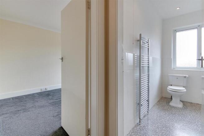 2 bed Apartment to rent Image 8
