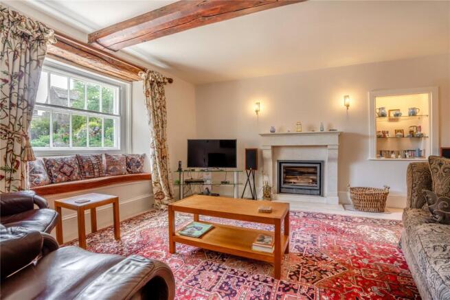 5 bed Detached for sale Image 7