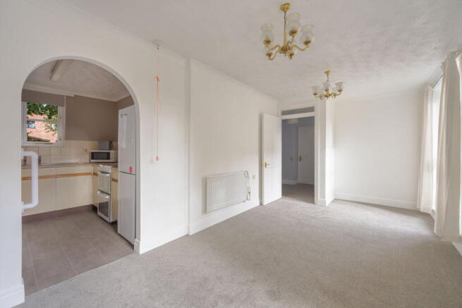 Arnoldfield Court on Gonerby Hill Foot, Grantham photo 4