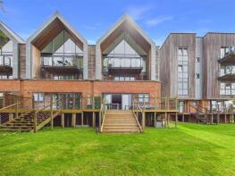Flat 10 The Stadbury, Whittets Ait, Jessamy Road, Weybridge KT13 8BT