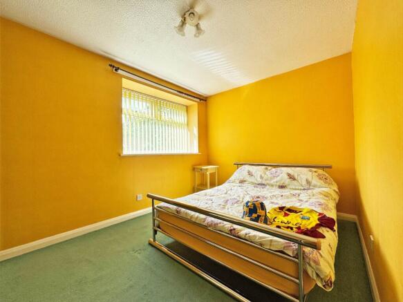 2 bed Town House for sale Image 7