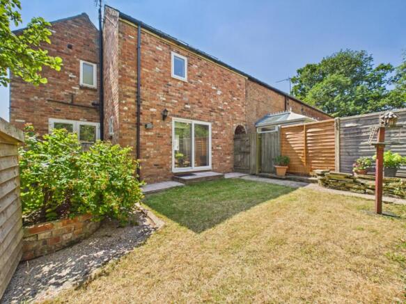 3 bed Terraced for sale Image 10
