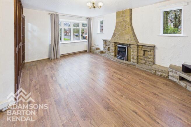 Stonehill Crescent, Caldershaw, OL12 photo 3