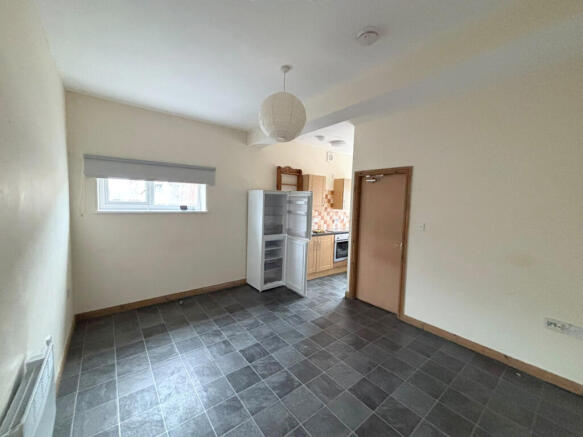 1 bedroom upstairs flat for rent