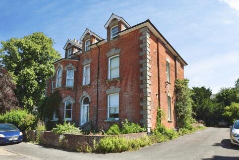 Elm Grove Road, Salisbury ***VIDEO TOUR***