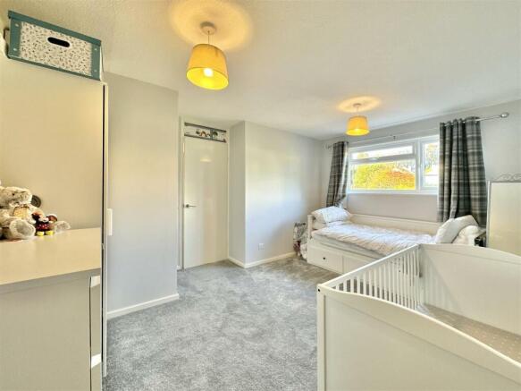 Bedroom_2.jpg
