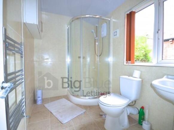 4 bed Terraced to rent Image 6
